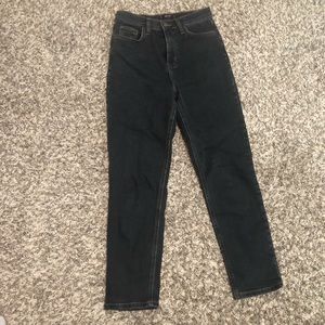 Dark grey bdg girlfriend jean pants. Size 26